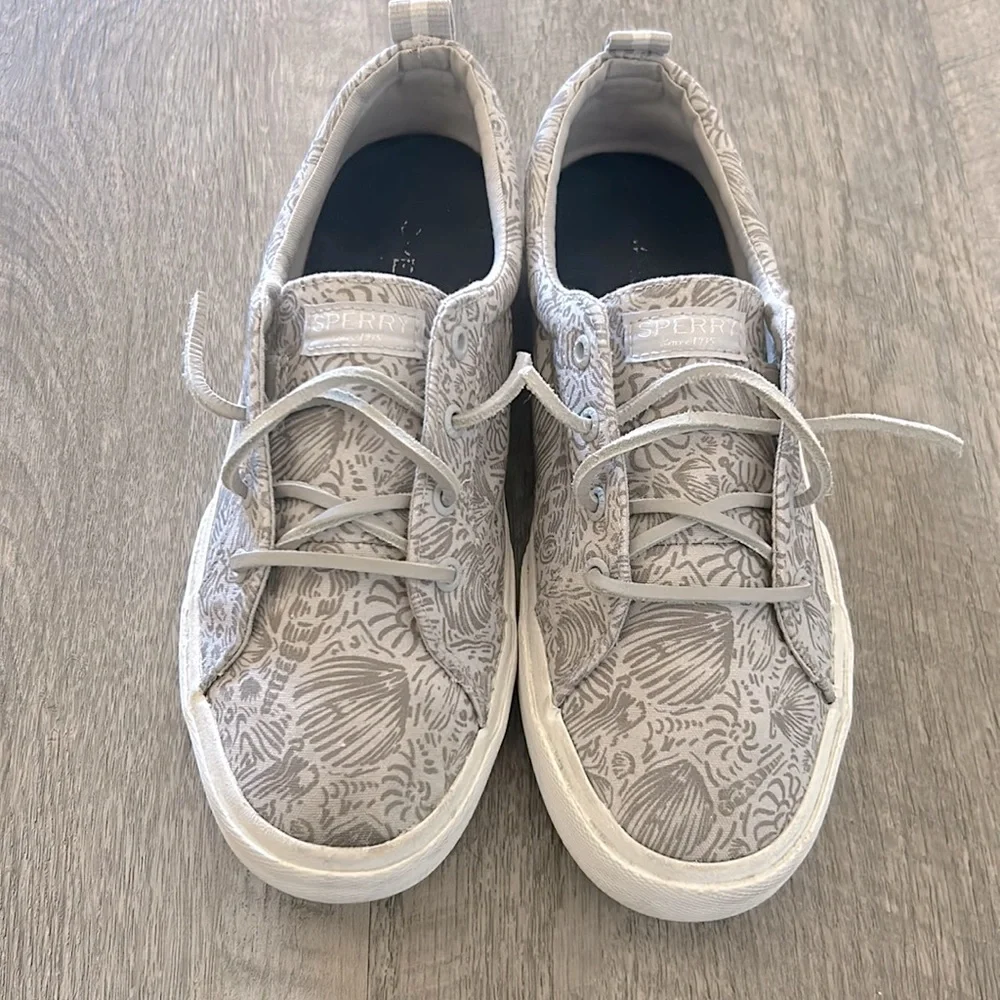 Leaf/Seashell Print🍃 🍂 Sperry Canvas Sneakers - Picture 1 of 6